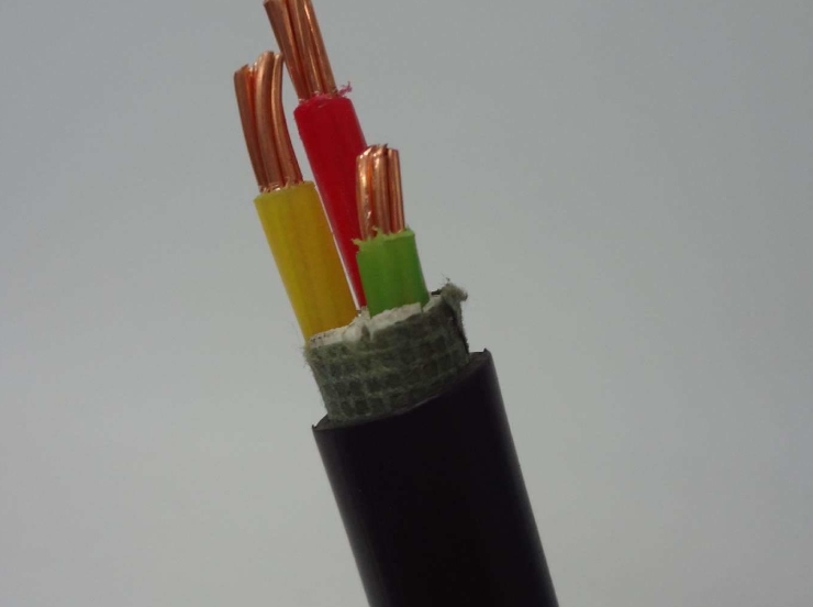 電線電纜產品結構越復雜，疊加的層次就越多.jpg